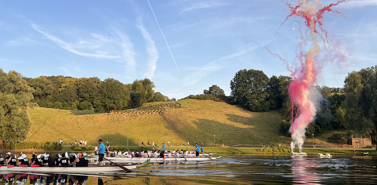 Picture of the News article "Master of the Olympic Lake" dragon boat race